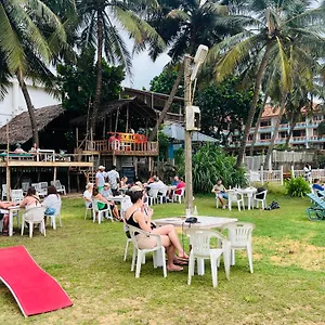 https://honey-beach-negombo.kandyhotelsnow.com