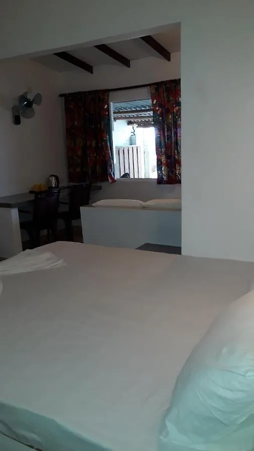 Anicia Beach House Negombo Guest house